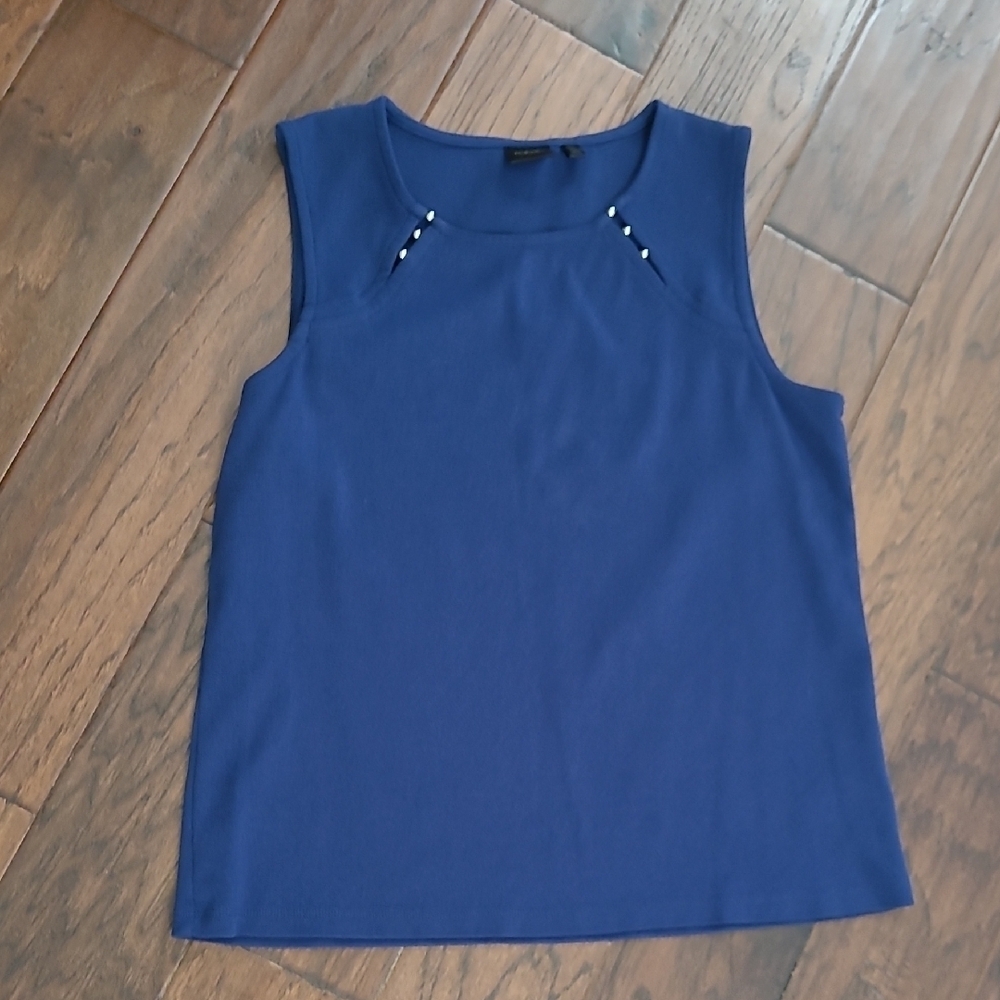 💥 Rafaella Navy blue sleeveless top with silver detailing at the neck size XL